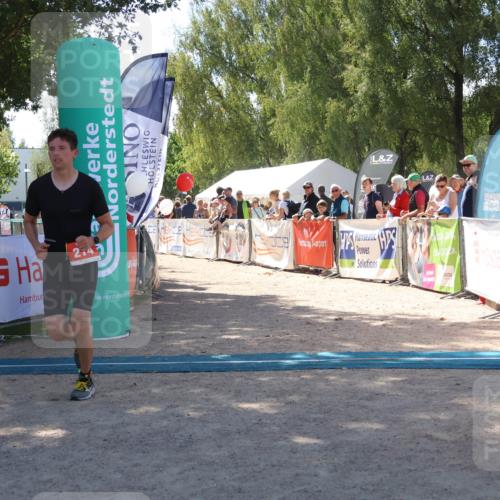 07.09.2025 - 19. Norderstedt Triathlon Zöllner http://msf.ph/oto/8786258 07.09.2025 13:24:20 Ziel  meine-sportfotos.de