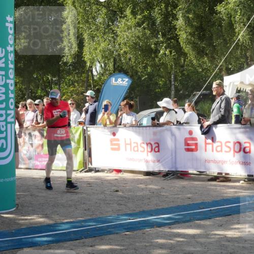 07.09.2025 - 19. Norderstedt Triathlon Zöllner http://msf.ph/oto/8786259 07.09.2025 13:00:31 Ziel 146, 830, 1370 meine-sportfotos.de