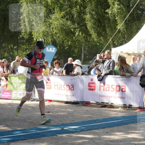 07.09.2025 - 19. Norderstedt Triathlon Zöllner http://msf.ph/oto/8786276 07.09.2025 13:00:47 Ziel 695, 1247 meine-sportfotos.de