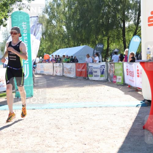 07.09.2025 - 19. Norderstedt Triathlon Zöllner http://msf.ph/oto/8786283 07.09.2025 15:39:35 Ziel 995 meine-sportfotos.de