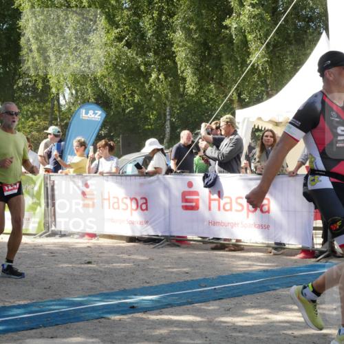 07.09.2025 - 19. Norderstedt Triathlon Zöllner http://msf.ph/oto/8786284 07.09.2025 13:00:48 Ziel 695, 1247 meine-sportfotos.de