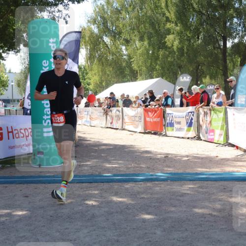 07.09.2025 - 19. Norderstedt Triathlon Zöllner http://msf.ph/oto/8786290 07.09.2025 13:24:49 Ziel 1328 meine-sportfotos.de