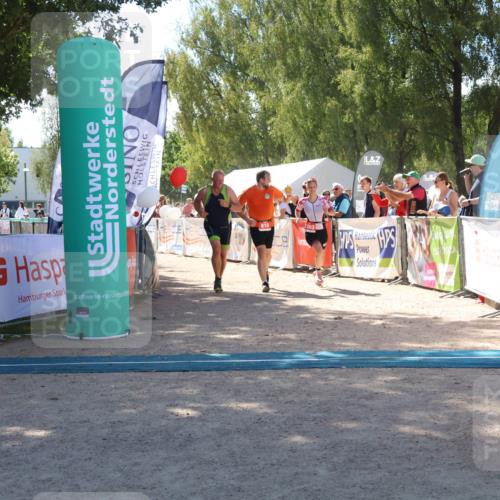 07.09.2025 - 19. Norderstedt Triathlon Zöllner http://msf.ph/oto/8786298 07.09.2025 13:24:56 Ziel 725, 810, 1263 meine-sportfotos.de