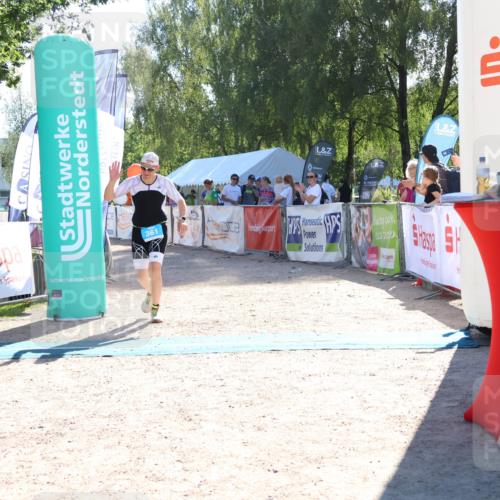 07.09.2025 - 19. Norderstedt Triathlon Zöllner http://msf.ph/oto/8786304 07.09.2025 15:39:40 Ziel 361, 995 meine-sportfotos.de