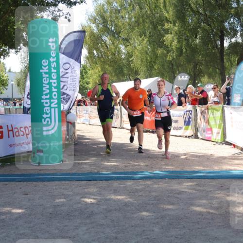 07.09.2025 - 19. Norderstedt Triathlon Zöllner http://msf.ph/oto/8786310 07.09.2025 13:24:57 Ziel 725, 810, 1263 meine-sportfotos.de