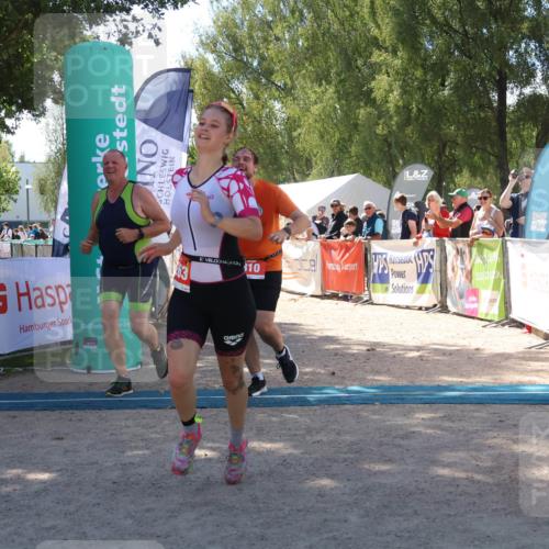07.09.2025 - 19. Norderstedt Triathlon Zöllner http://msf.ph/oto/8786324 07.09.2025 13:24:59 Ziel 725, 810, 1263 meine-sportfotos.de