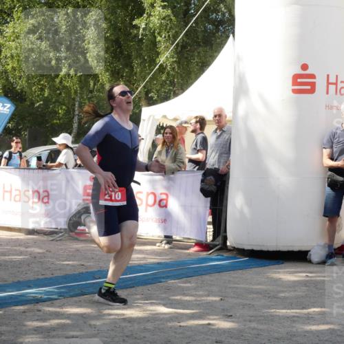 07.09.2025 - 19. Norderstedt Triathlon Zöllner http://msf.ph/oto/8786339 07.09.2025 13:02:02 Ziel 210 meine-sportfotos.de