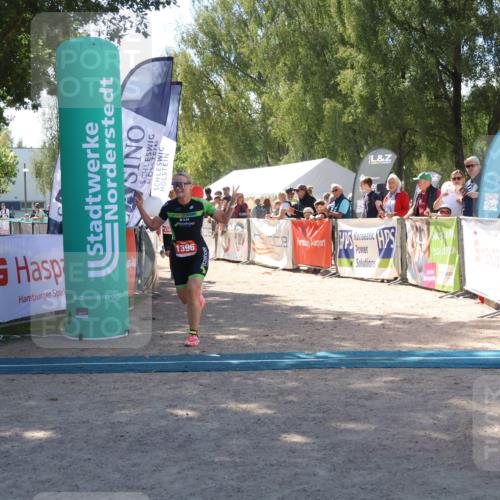 07.09.2025 - 19. Norderstedt Triathlon Zöllner http://msf.ph/oto/8786347 07.09.2025 13:25:12 Ziel 1366, 1396 meine-sportfotos.de