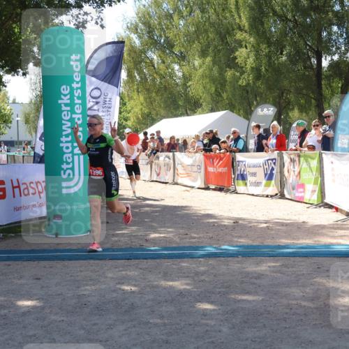 07.09.2025 - 19. Norderstedt Triathlon Zöllner http://msf.ph/oto/8786351 07.09.2025 13:25:12 Ziel 1366, 1396 meine-sportfotos.de
