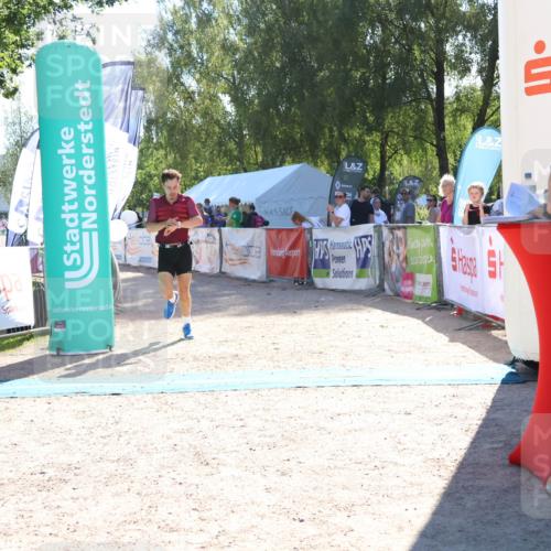 07.09.2025 - 19. Norderstedt Triathlon Zöllner http://msf.ph/oto/8786361 07.09.2025 15:40:03 Ziel 986, 1465 meine-sportfotos.de
