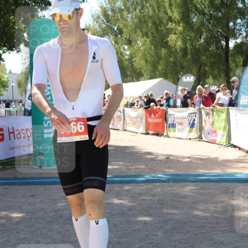 07.09.2025 - 19. Norderstedt Triathlon Zöllner http://msf.ph/oto/8786383 07.09.2025 13:25:17 Ziel 1366, 1396 meine-sportfotos.de