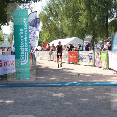 07.09.2025 - 19. Norderstedt Triathlon Zöllner http://msf.ph/oto/8786386 07.09.2025 13:25:27 Ziel 813 meine-sportfotos.de