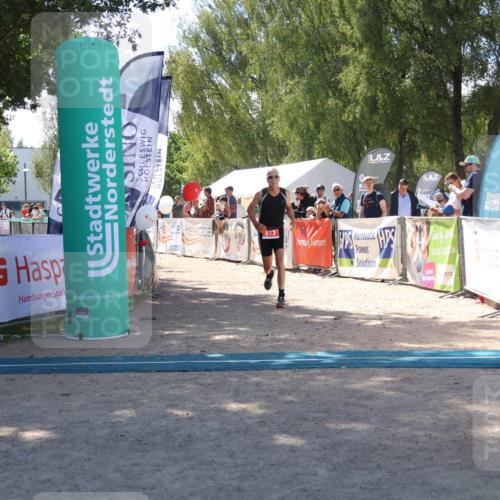 07.09.2025 - 19. Norderstedt Triathlon Zöllner http://msf.ph/oto/8786395 07.09.2025 13:25:28 Ziel 813 meine-sportfotos.de