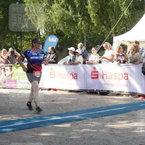07.09.2025 - 19. Norderstedt Triathlon Zöllner http://msf.ph/oto/8786412 07.09.2025 13:03:43 Ziel 233, 1251 meine-sportfotos.de