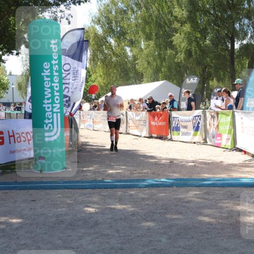07.09.2025 - 19. Norderstedt Triathlon Zöllner http://msf.ph/oto/8786427 07.09.2025 13:25:34 Ziel 813, 1230 meine-sportfotos.de