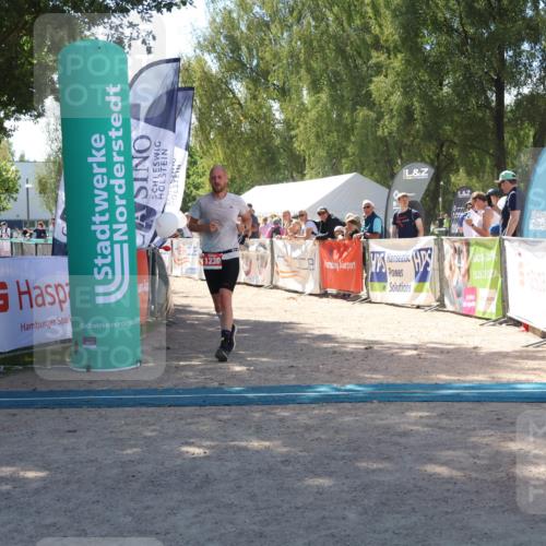 07.09.2025 - 19. Norderstedt Triathlon Zöllner http://msf.ph/oto/8786431 07.09.2025 13:25:36 Ziel 813, 1230 meine-sportfotos.de