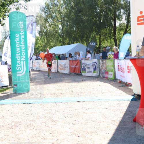 07.09.2025 - 19. Norderstedt Triathlon Zöllner http://msf.ph/oto/8786442 07.09.2025 15:40:26 Ziel 977, 982 meine-sportfotos.de