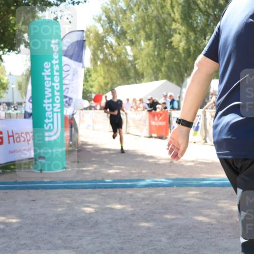 07.09.2025 - 19. Norderstedt Triathlon Zöllner http://msf.ph/oto/8786452 07.09.2025 13:25:53 Ziel 171 meine-sportfotos.de