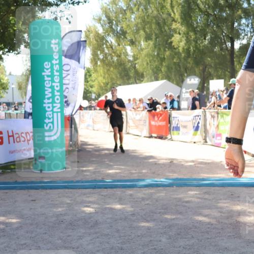 07.09.2025 - 19. Norderstedt Triathlon Zöllner http://msf.ph/oto/8786455 07.09.2025 13:25:54 Ziel 171 meine-sportfotos.de