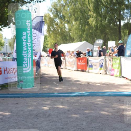 07.09.2025 - 19. Norderstedt Triathlon Zöllner http://msf.ph/oto/8786458 07.09.2025 13:25:54 Ziel 171 meine-sportfotos.de