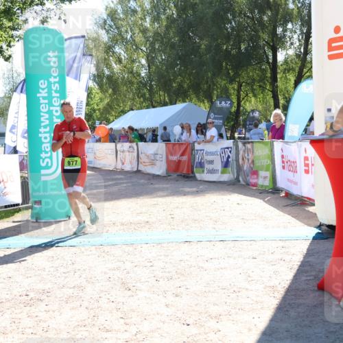 07.09.2025 - 19. Norderstedt Triathlon Zöllner http://msf.ph/oto/8786472 07.09.2025 15:40:29 Ziel 977, 982 meine-sportfotos.de
