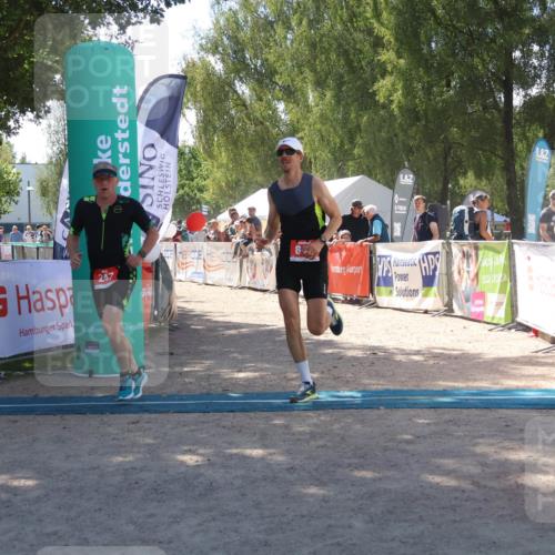 07.09.2025 - 19. Norderstedt Triathlon Zöllner http://msf.ph/oto/8786546 07.09.2025 13:26:32 Ziel 247, 847 meine-sportfotos.de