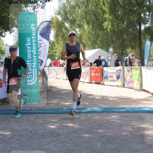 07.09.2025 - 19. Norderstedt Triathlon Zöllner http://msf.ph/oto/8786548 07.09.2025 13:26:32 Ziel 247, 847 meine-sportfotos.de