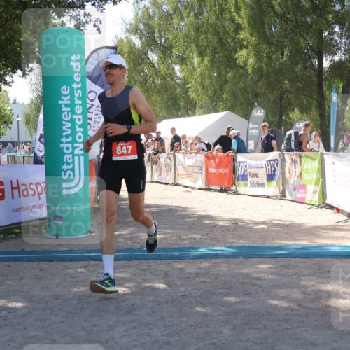 07.09.2025 - 19. Norderstedt Triathlon Zöllner http://msf.ph/oto/8786553 07.09.2025 13:26:32 Ziel 247, 847 meine-sportfotos.de