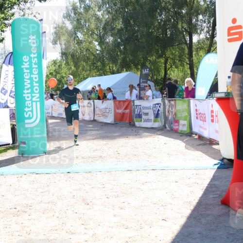 07.09.2025 - 19. Norderstedt Triathlon Zöllner http://msf.ph/oto/8786554 07.09.2025 15:41:57 Ziel 398 meine-sportfotos.de
