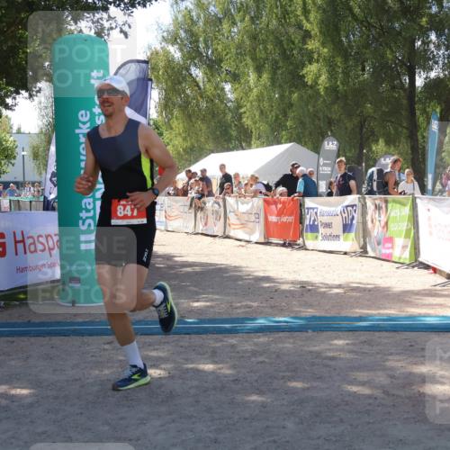 07.09.2025 - 19. Norderstedt Triathlon Zöllner http://msf.ph/oto/8786555 07.09.2025 13:26:32 Ziel 247, 847 meine-sportfotos.de