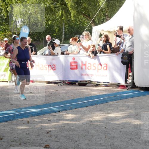 07.09.2025 - 19. Norderstedt Triathlon Zöllner http://msf.ph/oto/8786562 07.09.2025 13:05:16 Ziel 195, 1242 meine-sportfotos.de
