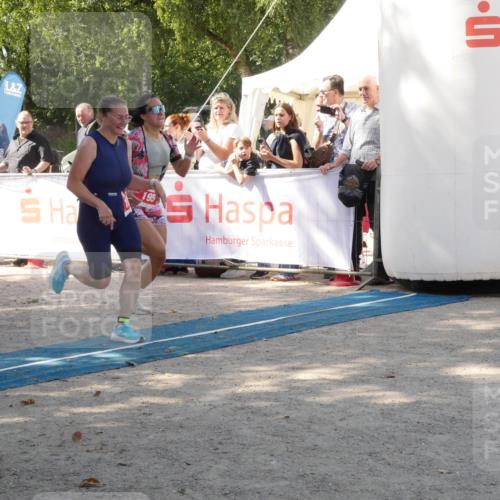 07.09.2025 - 19. Norderstedt Triathlon Zöllner http://msf.ph/oto/8786565 07.09.2025 13:05:16 Ziel 195, 1242 meine-sportfotos.de