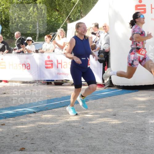 07.09.2025 - 19. Norderstedt Triathlon Zöllner http://msf.ph/oto/8786567 07.09.2025 13:05:17 Ziel 195, 1242 meine-sportfotos.de