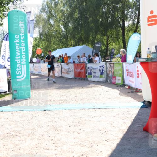 07.09.2025 - 19. Norderstedt Triathlon Zöllner http://msf.ph/oto/8786611 07.09.2025 15:42:26 Ziel 877, 1026 meine-sportfotos.de