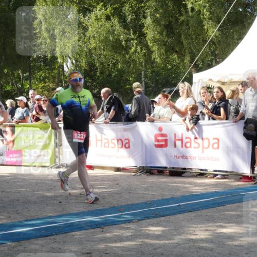 07.09.2025 - 19. Norderstedt Triathlon Zöllner http://msf.ph/oto/8786617 07.09.2025 13:06:23 Ziel 1237, 1260, 1296 meine-sportfotos.de