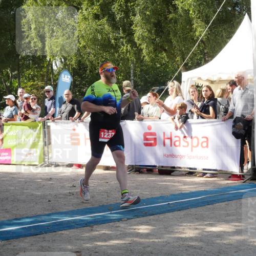 07.09.2025 - 19. Norderstedt Triathlon Zöllner http://msf.ph/oto/8786620 07.09.2025 13:06:24 Ziel 1237, 1260, 1296 meine-sportfotos.de