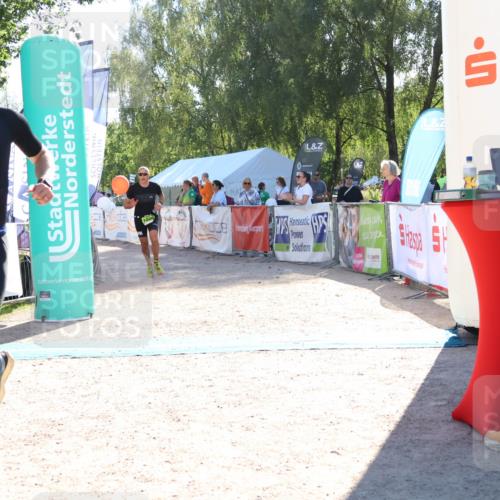 07.09.2025 - 19. Norderstedt Triathlon Zöllner http://msf.ph/oto/8786626 07.09.2025 15:42:29 Ziel 877, 1026 meine-sportfotos.de