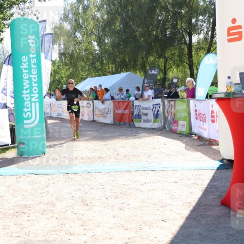 07.09.2025 - 19. Norderstedt Triathlon Zöllner http://msf.ph/oto/8786634 07.09.2025 15:42:30 Ziel 877, 1026 meine-sportfotos.de
