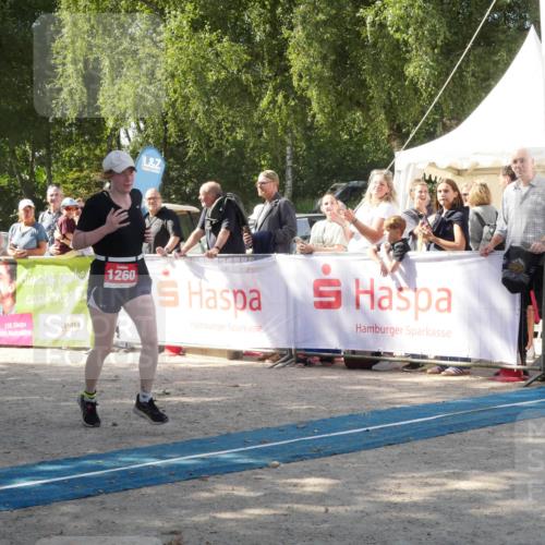 07.09.2025 - 19. Norderstedt Triathlon Zöllner http://msf.ph/oto/8786635 07.09.2025 13:06:27 Ziel 1237, 1260, 1296 meine-sportfotos.de