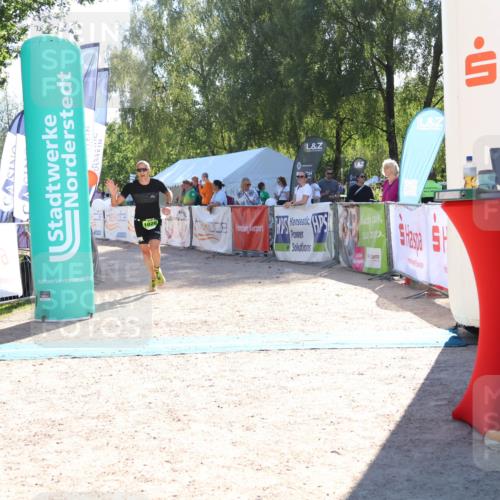 07.09.2025 - 19. Norderstedt Triathlon Zöllner http://msf.ph/oto/8786637 07.09.2025 15:42:30 Ziel 877, 1026 meine-sportfotos.de