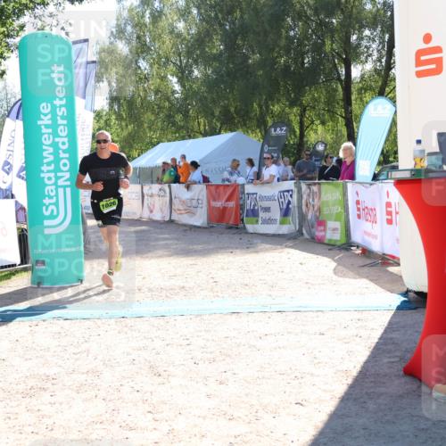 07.09.2025 - 19. Norderstedt Triathlon Zöllner http://msf.ph/oto/8786640 07.09.2025 15:42:31 Ziel 877, 1026 meine-sportfotos.de