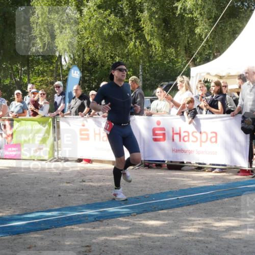 07.09.2025 - 19. Norderstedt Triathlon Zöllner http://msf.ph/oto/8786647 07.09.2025 13:06:33 Ziel 293, 811, 1260 meine-sportfotos.de