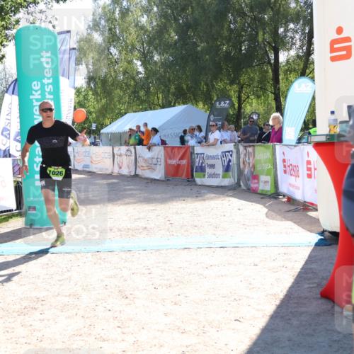 07.09.2025 - 19. Norderstedt Triathlon Zöllner http://msf.ph/oto/8786651 07.09.2025 15:42:31 Ziel 877, 1026 meine-sportfotos.de