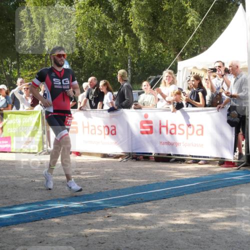 07.09.2025 - 19. Norderstedt Triathlon Zöllner http://msf.ph/oto/8786700 07.09.2025 13:07:51 Ziel 732, 1248 meine-sportfotos.de
