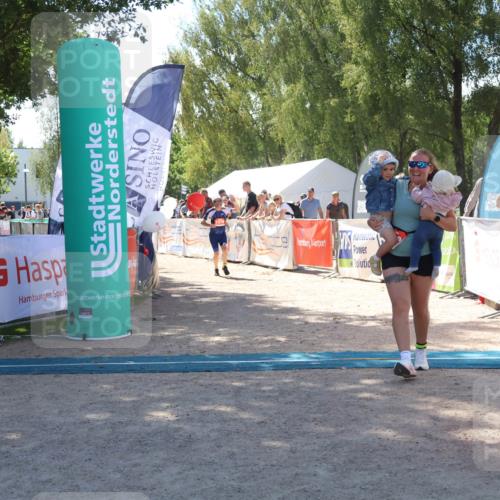 07.09.2025 - 19. Norderstedt Triathlon Zöllner http://msf.ph/oto/8786704 07.09.2025 13:27:37 Ziel 248, 1376 meine-sportfotos.de