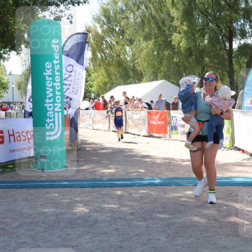 07.09.2025 - 19. Norderstedt Triathlon Zöllner http://msf.ph/oto/8786708 07.09.2025 13:27:37 Ziel 248, 1376 meine-sportfotos.de