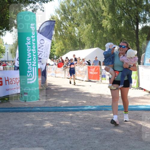 07.09.2025 - 19. Norderstedt Triathlon Zöllner http://msf.ph/oto/8786711 07.09.2025 13:27:37 Ziel 248, 1376 meine-sportfotos.de