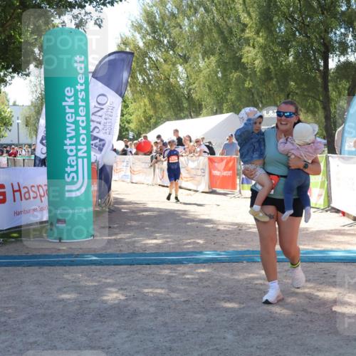 07.09.2025 - 19. Norderstedt Triathlon Zöllner http://msf.ph/oto/8786712 07.09.2025 13:27:37 Ziel 248, 1376 meine-sportfotos.de