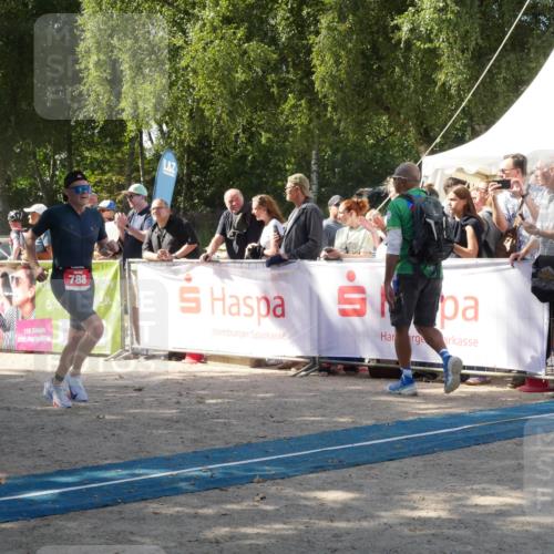 07.09.2025 - 19. Norderstedt Triathlon Zöllner http://msf.ph/oto/8786715 07.09.2025 13:07:59 Ziel 709, 788 meine-sportfotos.de