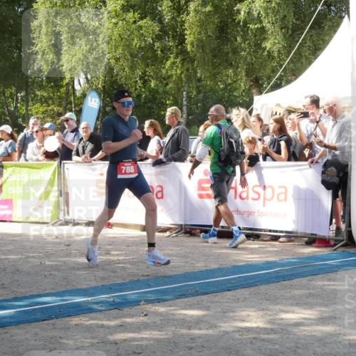 07.09.2025 - 19. Norderstedt Triathlon Zöllner http://msf.ph/oto/8786718 07.09.2025 13:08:00 Ziel 709, 788 meine-sportfotos.de